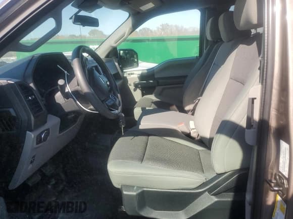 ✅ 2019 Ford F-150 XL • VIN: 1FTEX1CP9KKE83284 • Lot: 92868295. Wystawiony na Copart z przebiegiem 143 865 mil. Bezpłatny archiwum sprzedaży aukcyjnych z USA i szczegółowy raport historii pojazdu na DreamBid. Zdjęcie 7.