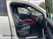 ✅ 2019 Porsche Cayenne • VIN: WP1AA2AY7KDA09970 • Лот: 92742295. Опубликован ранее на Copart с пробегом 84 003 миль. Бесплатный доступ к архиву аукционных продаж из США и подробный отчёт об истории автомобиля на DreamBid. Изображение 5.