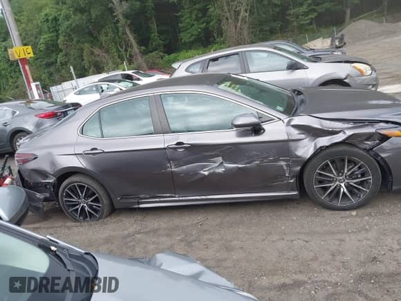 2021 Toyota Camry SE with VIN 4T1T11BK2MU028715, listed as a IAAI auction lot 42845840 with 39,370 mi miles and . Bid and sale history available at DreamBid. Image 13.