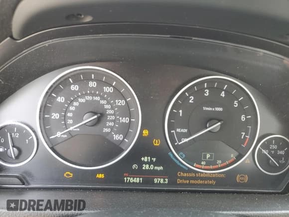 ✅ 2015 BMW 3 Series 328i xDrive • VIN: WBA3B5G53FNS17881 • Lot: 51799995. Wystawiony na Copart z przebiegiem 176 481 mil. Bezpłatny archiwum sprzedaży aukcyjnych z USA i szczegółowy raport historii pojazdu na DreamBid. Zdjęcie 9.