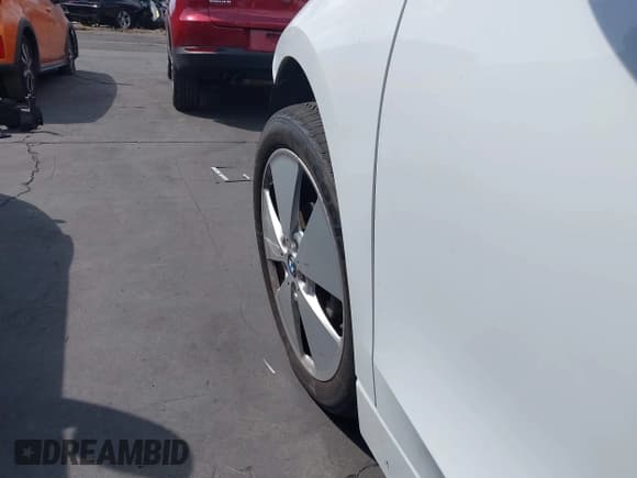 ✅ 2014 BMW i3 • VIN: WBY1Z4C54EV275498 • Lot: 43153095. Wystawiony na IAAI z przebiegiem 83 376 mil. Bezpłatny archiwum sprzedaży aukcyjnych z USA i szczegółowy raport historii pojazdu na DreamBid. Zdjęcie 12.