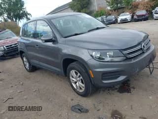 2013 Volkswagen Tiguan S с VIN WVGAV3AX3DW596464, выставлен на аукционе IAAI как лот 43220767 с пробегом 130 333 миль миль и . История ставок и продаж доступна на DreamBid. Изображение 1.