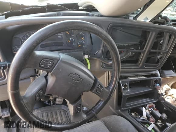 ✅ 2004 Chevrolet Silverado 2500HD LT • VIN: 1GCHC23U94F237271 • Lot: 76339094. Listed on Copart with Not provided. Free auction sales archive from the USA and detailed vehicle history report at DreamBid. Image 8.