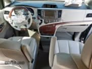 ✅ 2011 Toyota Sienna XLE AAS • VIN: 5TDYK3DC4BS036079 • Лот: 72077325. Опубликован ранее на Copart с пробегом 107 137 миль. Бесплатный доступ к архиву аукционных продаж из США и подробный отчёт об истории автомобиля на DreamBid. Изображение 8.