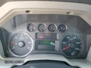 ✅ 2010 Ford F-250 XL • VIN: 1FTNF2B50AEB19146 • Lot: 65903255. Wystawiony na Copart z przebiegiem 171 582 mil. Bezpłatny archiwum sprzedaży aukcyjnych z USA i szczegółowy raport historii pojazdu na DreamBid. Zdjęcie 9.