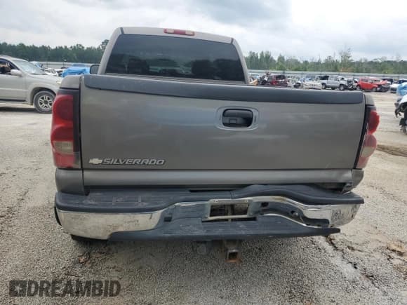 ✅ 2006 Chevrolet Silverado 2500HD LT2 • VIN: 1GCHK23U96F158933 • Lot: 59674375. Wystawiony na Copart z przebiegiem 351 302 mil. Bezpłatny archiwum sprzedaży aukcyjnych z USA i szczegółowy raport historii pojazdu na DreamBid. Zdjęcie 6.