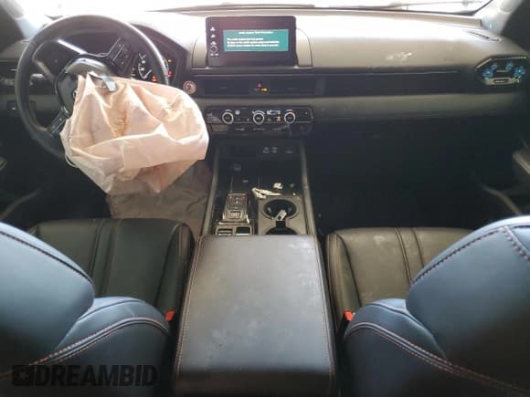 ✅ 2024 Honda Pilot TrailSport • VIN: 5FNYG1H61RB044648 • Lot: 92027485. Listed on Copart with 30,480 mi. Free auction sales archive from the USA and detailed vehicle history report at DreamBid. Image 8.