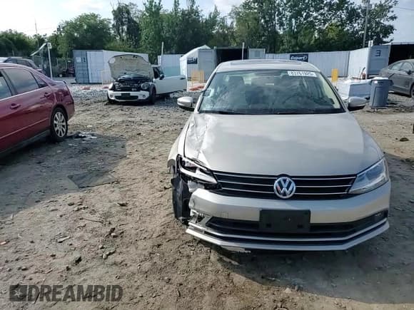 ✅ 2015 Volkswagen Jetta SEL • VIN: 3VWL07AJ7FM343291 • Лот: 83761925. Опубликован ранее на Copart с пробегом 48 534 миль. Бесплатный доступ к архиву аукционных продаж из США и подробный отчёт об истории автомобиля на DreamBid. Изображение 13.