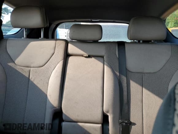 ✅ 2019 Hyundai Santa Fe SE • VIN: 5NMS2CAD6KH063886 • Lot: 67288084. Wystawiony na Copart z przebiegiem 100 332 mil. Bezpłatny archiwum sprzedaży aukcyjnych z USA i szczegółowy raport historii pojazdu na DreamBid. Zdjęcie 10.