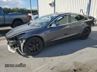 ✅ 2018 Tesla Model 3 Long Range Battery • VIN: 5YJ3E1EA5JF045413 • Lot: 91252005. Wystawiony na Copart z przebiegiem 58 941 mil. Bezpłatny archiwum sprzedaży aukcyjnych z USA i szczegółowy raport historii pojazdu na DreamBid. Zdjęcie 1.