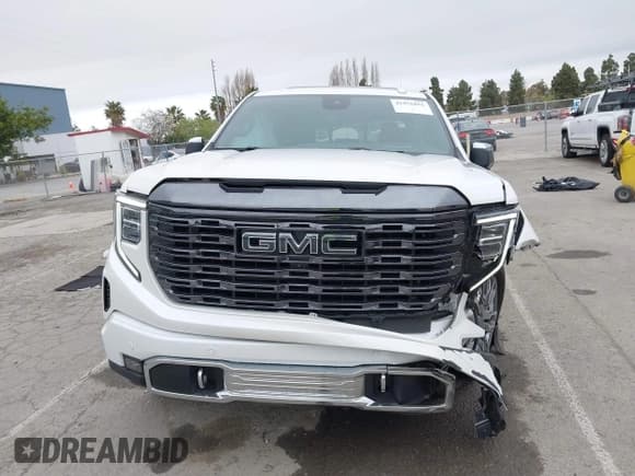 ✅ 2023 GMC Sierra 1500 Denali Ultimate • VIN: 1GTUUHEL2PZ298886 • Лот: 41976852. Опубликован ранее на IAAI с пробегом 15 586 миль. Бесплатный доступ к архиву аукционных продаж из США и подробный отчёт об истории автомобиля на DreamBid. Изображение 13.