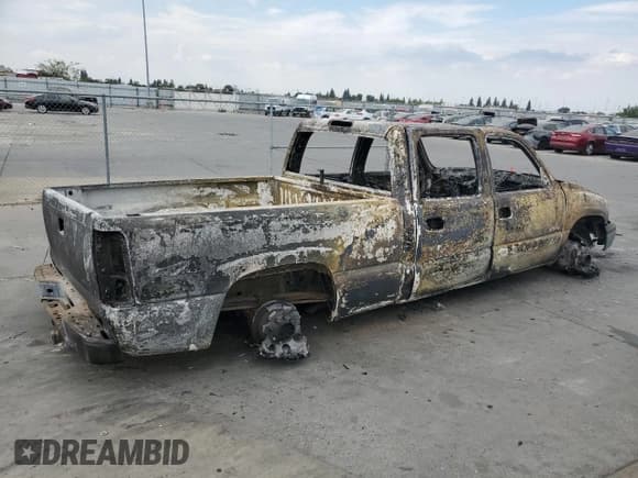 ✅ 2004 Chevrolet Silverado 2500HD LS • VIN: 1GCHK23U14F178073 • Lot: 81078715. Wystawiony na Copart z przebiegiem Nie podano. Bezpłatny archiwum sprzedaży aukcyjnych z USA i szczegółowy raport historii pojazdu na DreamBid. Zdjęcie 3.