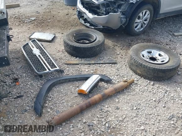 ✅ 2007 Chevrolet Silverado 2500HD Work Truck • VIN: 1GBHC24U97E196735 • Lot: 41754190. Wystawiony na IAAI z przebiegiem 288 326 mil. Bezpłatny archiwum sprzedaży aukcyjnych z USA i szczegółowy raport historii pojazdu na DreamBid. Zdjęcie 12.