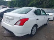 ✅ 2017 Nissan Versa S Plus • VIN: 3N1CN7AP2HL850927 • Lot: 42967190. Wystawiony na IAAI z przebiegiem 98 476 mil. Bezpłatny archiwum sprzedaży aukcyjnych z USA i szczegółowy raport historii pojazdu na DreamBid. Zdjęcie 4.