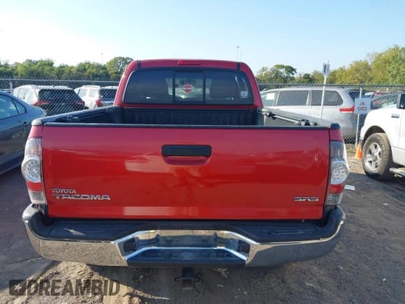 ✅ 2013 Toyota Tacoma • VIN: 5TFUX4EN8DX017988 • Lot: 43373566. Wystawiony na IAAI z przebiegiem 42 379 mil. Bezpłatny archiwum sprzedaży aukcyjnych z USA i szczegółowy raport historii pojazdu na DreamBid. Zdjęcie 16.