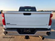 ✅ 2022 Chevrolet Silverado 2500HD LT • VIN: 1GC4YNEY0NF179067 • Lot: 82148125. Wystawiony na Copart z przebiegiem 77 136 mil. Bezpłatny archiwum sprzedaży aukcyjnych z USA i szczegółowy raport historii pojazdu na DreamBid. Zdjęcie 6.