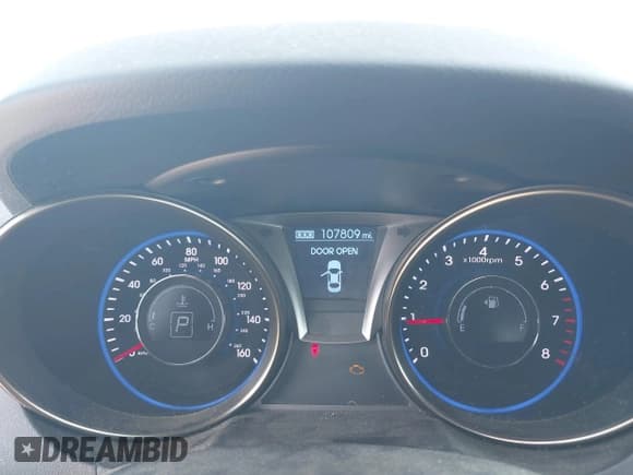 ✅ 2013 Hyundai Genesis Coupe 2.0T • VIN: KMHHT6KD8DU095379 • Lot: 42967454. Wystawiony na IAAI z przebiegiem 107 809 mil. Bezpłatny archiwum sprzedaży aukcyjnych z USA i szczegółowy raport historii pojazdu na DreamBid. Zdjęcie 7.