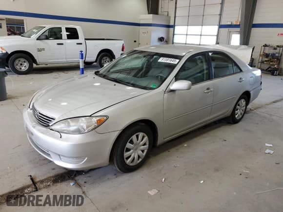 ✅ 2005 Toyota Camry LE • VIN: 4T1BE30K25U949087 • Lot: 91591645. Wystawiony na Copart z przebiegiem 135 467 mil. Bezpłatny archiwum sprzedaży aukcyjnych z USA i szczegółowy raport historii pojazdu na DreamBid. Zdjęcie 1.