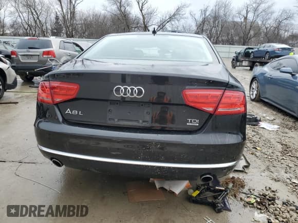 ✅ 2014 Audi A8 3.0L TDI • VIN: WAURMAFD3EN001307 • Lot: 43476125. Wystawiony na Copart z przebiegiem 85 921 mil. Bezpłatny archiwum sprzedaży aukcyjnych z USA i szczegółowy raport historii pojazdu na DreamBid. Zdjęcie 6.