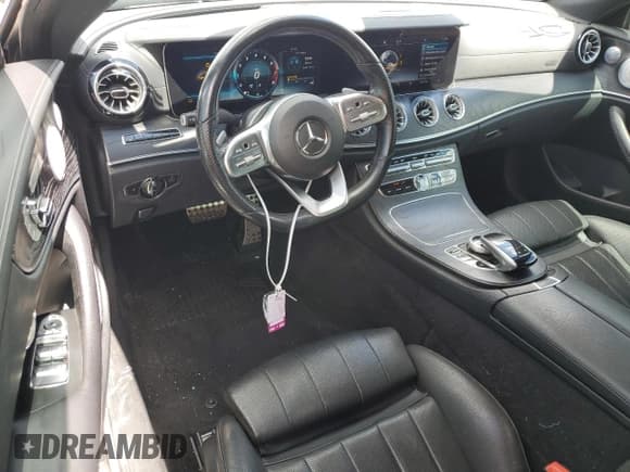 ✅ 2019 Mercedes-Benz E 450 • VIN: WDD1J6HB2KF113173 • Lot: 81455295. Wystawiony na Copart z przebiegiem 75 603 mil. Bezpłatny archiwum sprzedaży aukcyjnych z USA i szczegółowy raport historii pojazdu na DreamBid. Zdjęcie 8.