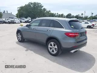 ✅ 2018 Mercedes-Benz GLC 300 • VIN: WDC0G4JB4JV100880 • Lot: 42811271. Wystawiony na IAAI z przebiegiem 141 904 mil. Bezpłatny archiwum sprzedaży aukcyjnych z USA i szczegółowy raport historii pojazdu na DreamBid. Zdjęcie 3.