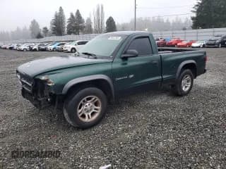✅ 2002 Dodge Dakota • VIN: 1B7FL16X92S710453 • Lot: 88047345. Wystawiony na Copart z przebiegiem 171 770 mil. Bezpłatny archiwum sprzedaży aukcyjnych z USA i szczegółowy raport historii pojazdu na DreamBid. Zdjęcie 1.