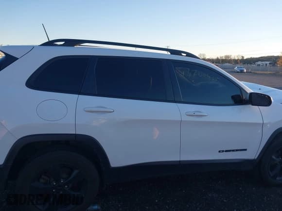 ✅ 2019 Jeep Cherokee Latitude Plus • VIN: 1C4PJMLB9KD489560 • Лот: 43700435. Опубликован ранее на IAAI с пробегом 169 162 миль. Бесплатный доступ к архиву аукционных продаж из США и подробный отчёт об истории автомобиля на DreamBid. Изображение 13.