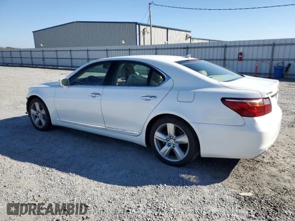 ✅ 2011 Lexus LS 460 • VIN: JTHBL5EF1B5105984 • Lot: 92319775. Listed on Copart with Not provided. Free auction sales archive from the USA and detailed vehicle history report at DreamBid. Image 2.