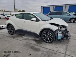 ✅ 2019 Toyota C-HR LE • VIN: JTNKHMBX0K1061988 • Лот: 94548045. Опубликован ранее на Copart с пробегом 81 122 миль. Бесплатный доступ к архиву аукционных продаж из США и подробный отчёт об истории автомобиля на DreamBid. Изображение 4.