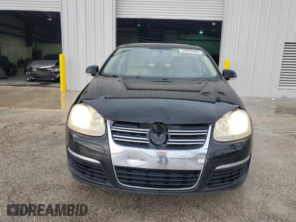 ✅ 2009 Volkswagen Jetta SE • VIN: 3VWRM71K29M024098 • Lot: 64579435. Listed on Copart with 161,936 mi. Free auction sales archive from the USA and detailed vehicle history report at DreamBid. Image 5.