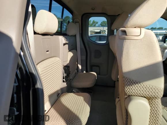 2011 Nissan Frontier SV z VIN 1N6AD0CUXBC424503, wystawiony jako Copart lot #62203545 z przebiegiem 93 197 mil mil oraz Szkoda całkowita • Salvage title. Historia ofert i sprzedaży dostępna na DreamBid. Obrazek 10.