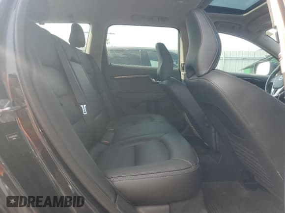 ✅ 2016 Volvo XC70 T5 Platinum • VIN: YV4612NM2G1238352 • Lot: 68575504. Listed on Copart with 52,838 mi. Free auction sales archive from the USA and detailed vehicle history report at DreamBid. Image 11.