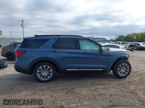 ✅ 2025 Ford Explorer Active • VIN: 1FMUK8DHXSGB94892 • Lot: 43434055. Listed on IAAI with 1,940 mi. Free auction sales archive from the USA and detailed vehicle history report at DreamBid. Image 14.
