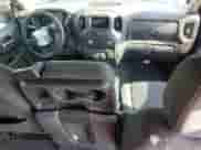 2024 Chevrolet Silverado 1500 Custom Trail Boss z VIN 3GCPDCEK3RG154533, wystawiony jako Copart lot #80881115 z przebiegiem 17 821 mil mil oraz Szkoda całkowita • Salvage title. Historia ofert i sprzedaży dostępna na DreamBid. Obrazek 8.