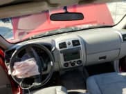 ✅ 2007 Chevrolet Colorado Work Truck • VIN: 1GCCS149778130004 • Лот: 85571744. Опубликован ранее на Copart с пробегом 95 598 миль. Бесплатный доступ к архиву аукционных продаж из США и подробный отчёт об истории автомобиля на DreamBid. Изображение 8.