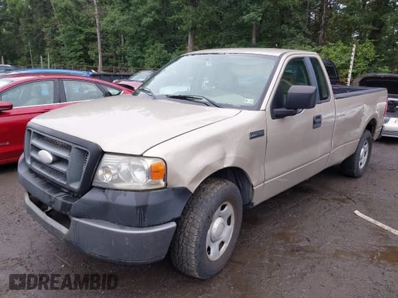 ✅ 2007 Ford F-150 XL • VIN: 1FTRF122X7KD49613 • Lot: 43041032. Listed on IAAI with 323,686 mi. Free auction sales archive from the USA and detailed vehicle history report at DreamBid. Image 2.