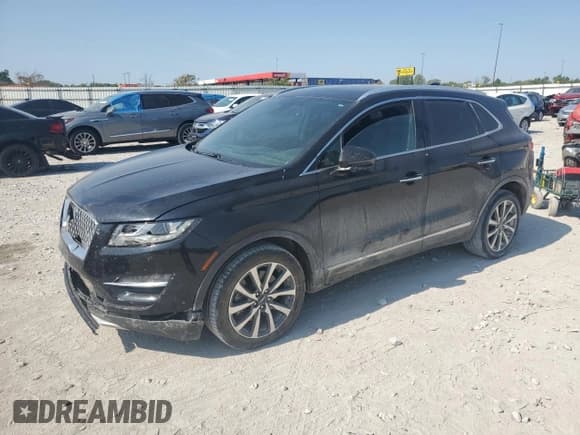 ✅ 2019 Lincoln MKC Reserve • VIN: 5LMCJ3D93KUL04447 • Лот: 71974185. Опубликован ранее на Copart с пробегом 87 110 миль. Бесплатный доступ к архиву аукционных продаж из США и подробный отчёт об истории автомобиля на DreamBid. Изображение 1.