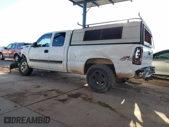 2004 Chevrolet Silverado 1500 с VIN 1GCEK19VX4E127822, выставлен на аукционе Copart как лот 57186885 с пробегом 179 918 миль миль и Списание • Salvage title. История ставок и продаж доступна на DreamBid. Изображение 2.