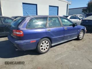 ✅ 2004 Volvo V40 • VIN: YV1VW27524F027635 • Лот: 76744664. Опубликован ранее на Copart с пробегом 130 302 миль. Бесплатный доступ к архиву аукционных продаж из США и подробный отчёт об истории автомобиля на DreamBid. Изображение 3.