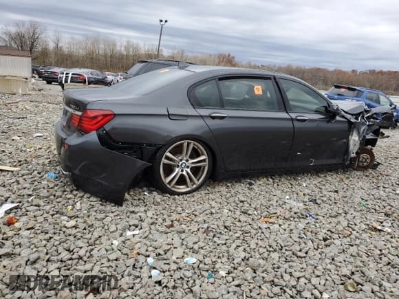 ✅ 2015 BMW 7 Series 750Li xDrive • VIN: WBAYF8C51FD654219 • Lot: 91939575. Wystawiony na Copart z przebiegiem 82 468 mil. Bezpłatny archiwum sprzedaży aukcyjnych z USA i szczegółowy raport historii pojazdu na DreamBid. Zdjęcie 3.