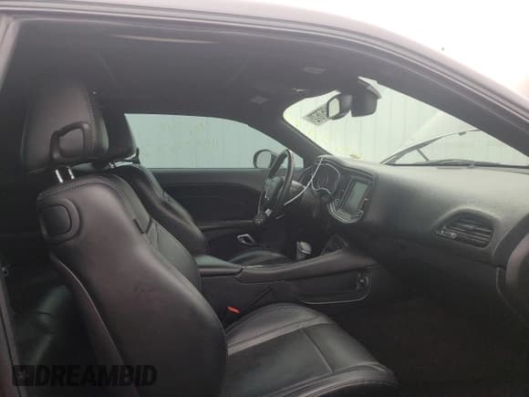 ✅ 2016 Dodge Challenger SXT Plus • VIN: 2C3CDZAG6GH290272 • Lot: 41057672. Wystawiony na Copart z przebiegiem 48 746 mil. Bezpłatny archiwum sprzedaży aukcyjnych z USA i szczegółowy raport historii pojazdu na DreamBid. Zdjęcie 5.