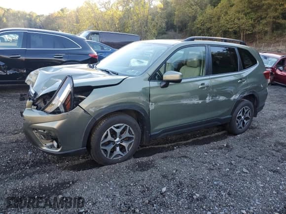 ✅ 2021 Subaru Forester Premium • VIN: JF2SKAFC9MH468747 • Lot: 84886015. Listed on Copart with 49,732 mi. Free auction sales archive from the USA and detailed vehicle history report at DreamBid. Image 1.