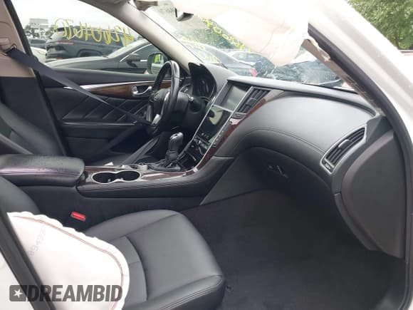 ✅ 2019 Infiniti Q50 Luxe • VIN: JN1EV7AP0KM519656 • Lot: 42604670. Wystawiony na IAAI z przebiegiem 118 126 mil. Bezpłatny archiwum sprzedaży aukcyjnych z USA i szczegółowy raport historii pojazdu na DreamBid. Zdjęcie 5.