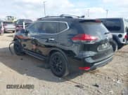 ✅ 2018 Nissan Rogue SV • VIN: 5N1AT2MT4JC780317 • Lot: 43721006. Wystawiony na IAAI z przebiegiem 146 169 mil. Bezpłatny archiwum sprzedaży aukcyjnych z USA i szczegółowy raport historii pojazdu na DreamBid. Zdjęcie 3.