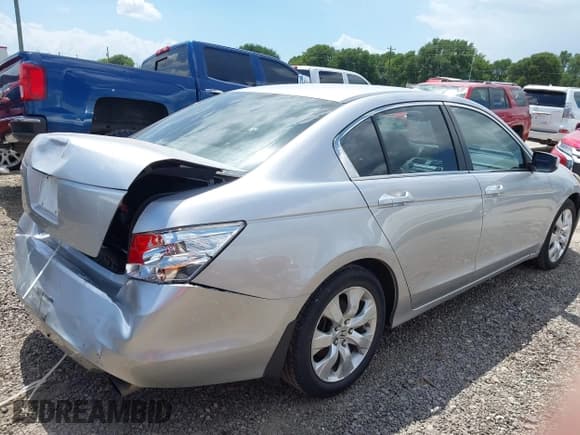 ✅ 2010 Honda Accord EX • VIN: 1HGCP2F77AA175562 • Lot: 42696921. Listed on IAAI with 229,074 mi. Free auction sales archive from the USA and detailed vehicle history report at DreamBid. Image 4.