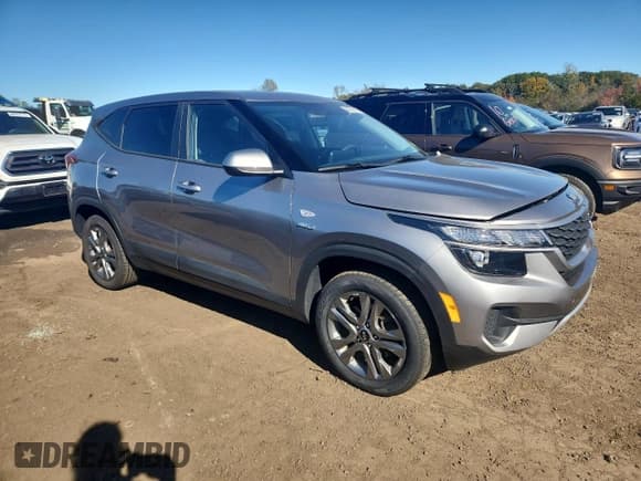 ✅ 2021 Kia Seltos LX • VIN: KNDEPCAA9M7152270 • Lot: 86786555. Listed on Copart with 54,142 mi. Free auction sales archive from the USA and detailed vehicle history report at DreamBid. Image 4.