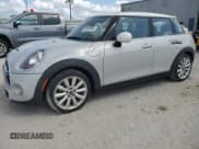 ✅ 2016 MINI Hardtop 4 Door S • VIN: WMWXU3C51G2D28635 • Лот: 50839805. Опубликован ранее на Copart с пробегом 76 274 миль. Бесплатный доступ к архиву аукционных продаж из США и подробный отчёт об истории автомобиля на DreamBid. Изображение 1.