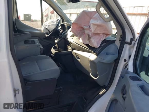 ✅ 2018 Ford Transit • VIN: 1FTYR2YM6JKB11525 • Лот: 43379951. Опубликован ранее на IAAI с пробегом 122 747 миль. Бесплатный доступ к архиву аукционных продаж из США и подробный отчёт об истории автомобиля на DreamBid. Изображение 5.