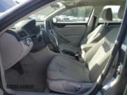 ✅ 2014 Volkswagen Passat S • VIN: 1VWAH7A31EC018475 • Lot: 89483305. Listed on Copart with 105,314 mi. Free auction sales archive from the USA and detailed vehicle history report at DreamBid. Image 7.