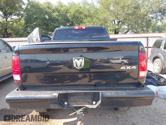 ✅ 2018 Ram 2500 Tradesman • VIN: 3C6UR5CJXJG357117 • Лот: 42901757. Опубликован ранее на IAAI с пробегом 86 959 миль. Бесплатный доступ к архиву аукционных продаж из США и подробный отчёт об истории автомобиля на DreamBid. Изображение 17.